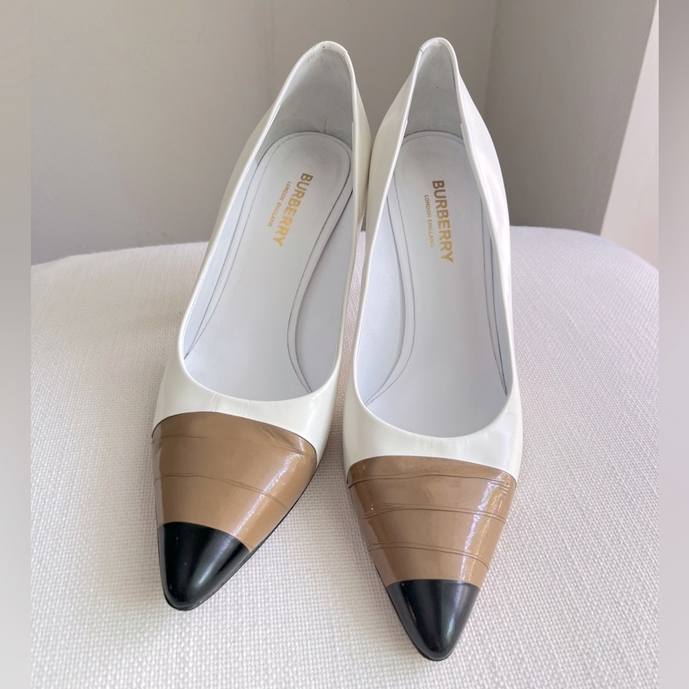 Burberry 38 White Tan and Black Pumps - Picture 2 of 6